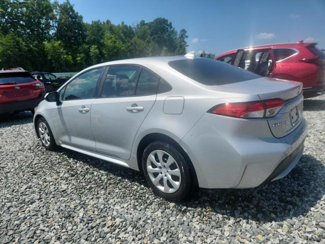 5YFEPMAE6NP336123 - 2022 TOYOTA COROLLA LE SILVER photo 2