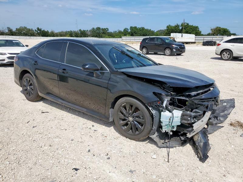 4T1C11AK6NU688372 - 2022 TOYOTA CAMRY LE BLACK photo 4