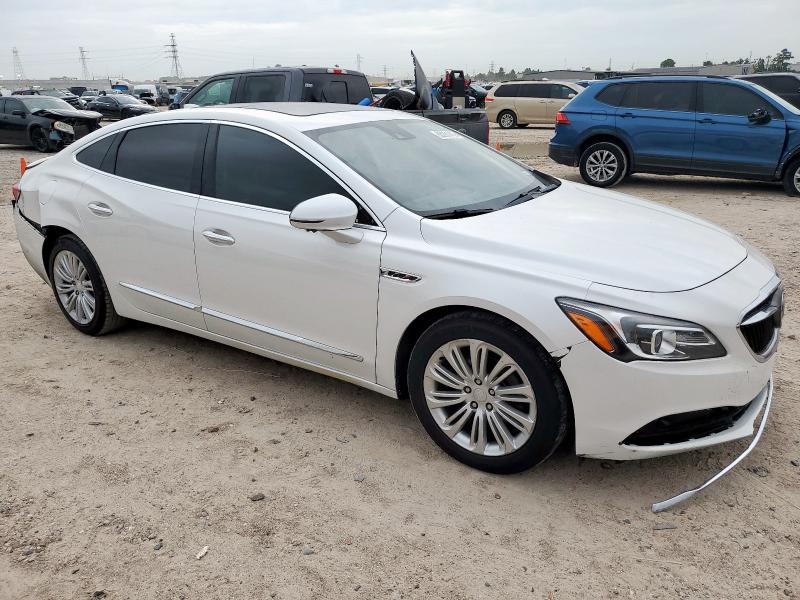 1G4ZR5SZ4JU127877 - 2018 BUICK LACROSSE PREMIUM Weiß Foto 4