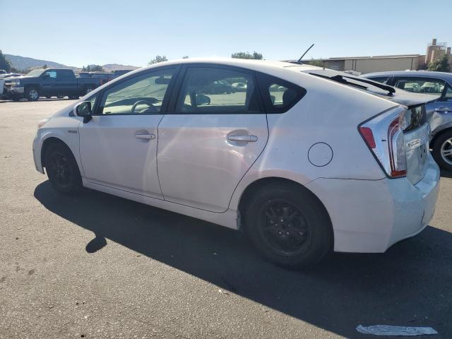 JTDKN3DU5E1741142 - 2014 TOYOTA PRIUS WHITE photo 2