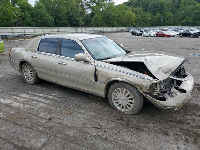 1LNHM81W54Y619379 - 2004 LINCOLN TOWN CAR EXECUTIVE BEIGE photo 4
