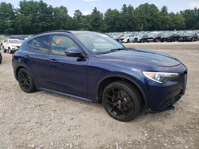 ZASFAKNN2J7B64874 - 2018 ALFA ROMEO STELVIO TI SPORT BLUE photo 4