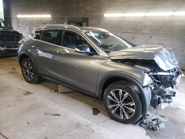 SJKCH5CRXHA032051 - 2017 INFINITI QX30 BASE GRAY photo 4