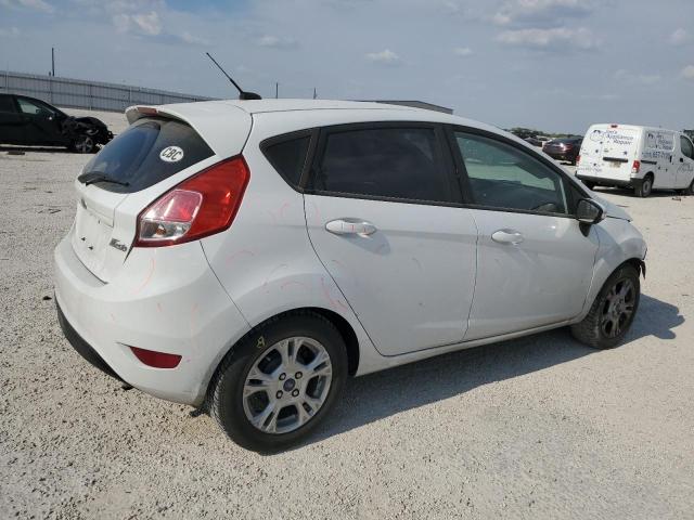 3FADP4EJ8FM167661 - 2015 FORD FIESTA SE WHITE photo 3