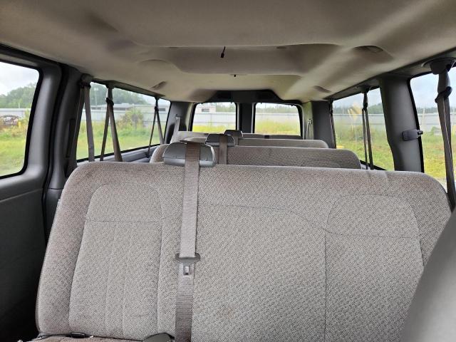 1GAZG1FG1C1168296 - 2012 CHEVROLET EXPRESS G3 LT WHITE photo 10