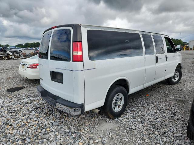 1GAZG1FG1C1168296 - 2012 CHEVROLET EXPRESS G3 LT WHITE photo 3