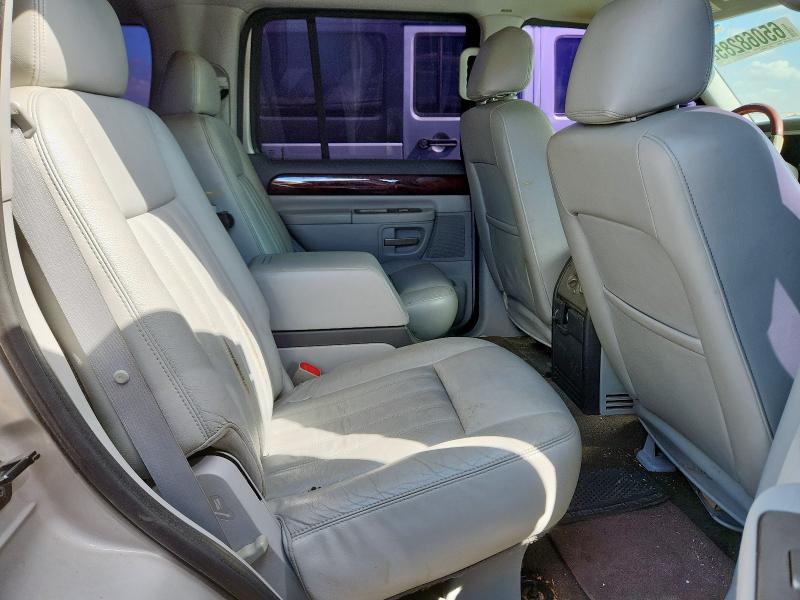 5LMEU68H75ZJ16542 - 2005 LINCOLN AVIATOR Argent photo 10