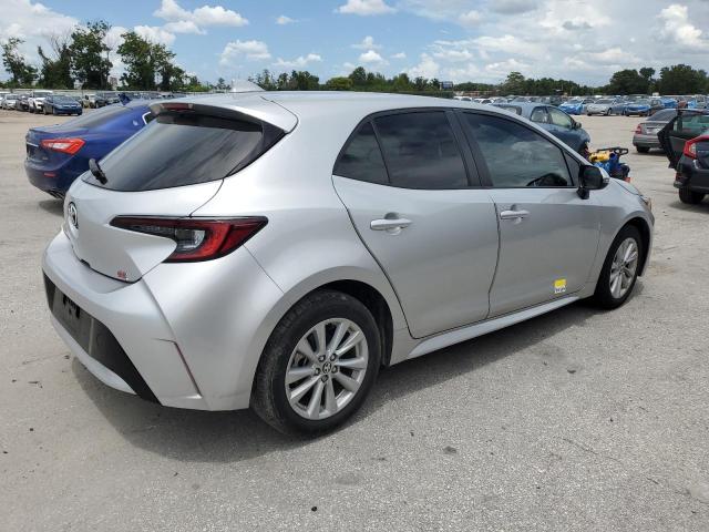 JTND4MBE9P3203575 - 2023 TOYOTA COROLLA SE ვერცხლისფერი ფოტო 3