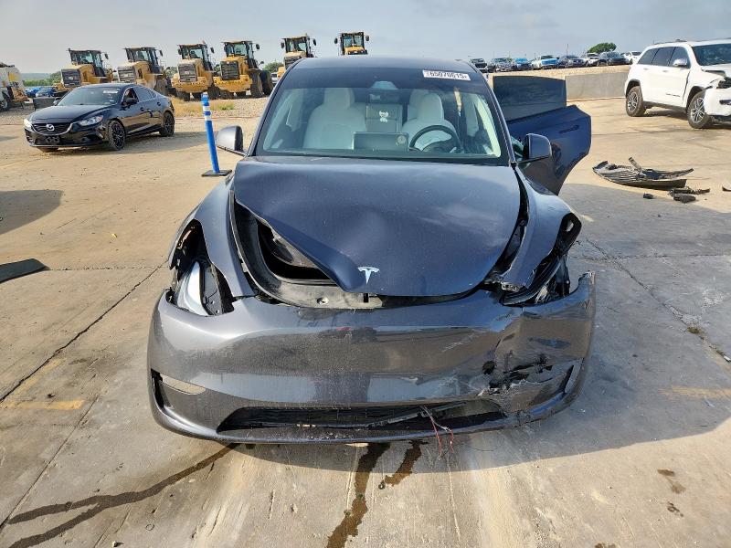 7SAYGDED4RF106941 - 2024 TESLA MODEL Y Grau Foto 5