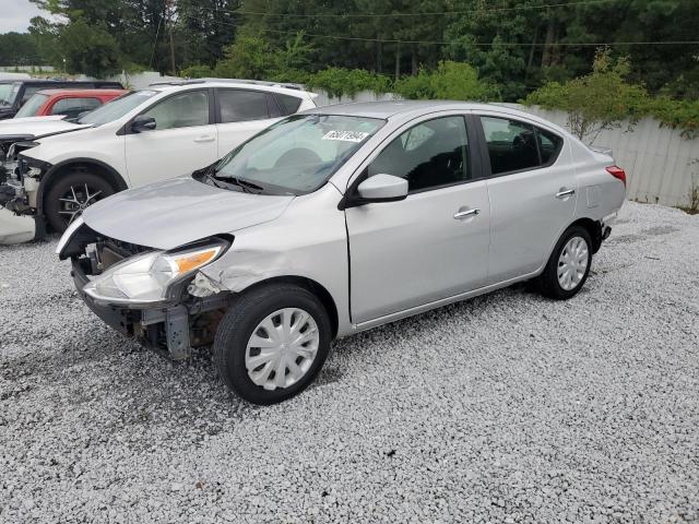 3N1CN7AP5JK405304 - 2018 NISSAN VERSA S SILVER photo 1