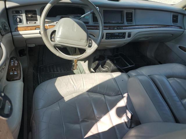 1LNLM81W1VY733021 - 1997 LINCOLN TOWN CAR EXECUTIVE Արծաթագույն լուսանկար 8