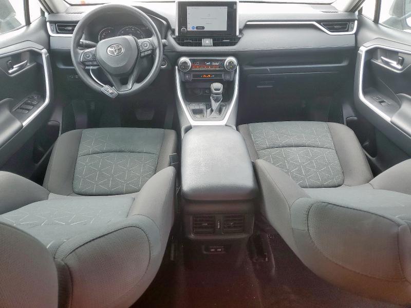 2T3W1RFVXRW320207 - 2024 TOYOTA RAV4 XLE WHITE photo 8