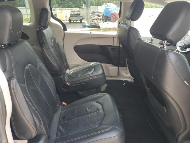 2C4RC1BG6JR149440 - 2018 CHRYSLER PACIFICA TOURING L WHITE photo 11