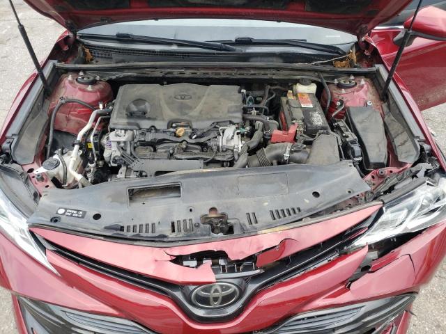 4T1B11HK6JU621797 - 2018 TOYOTA CAMRY L RED photo 11