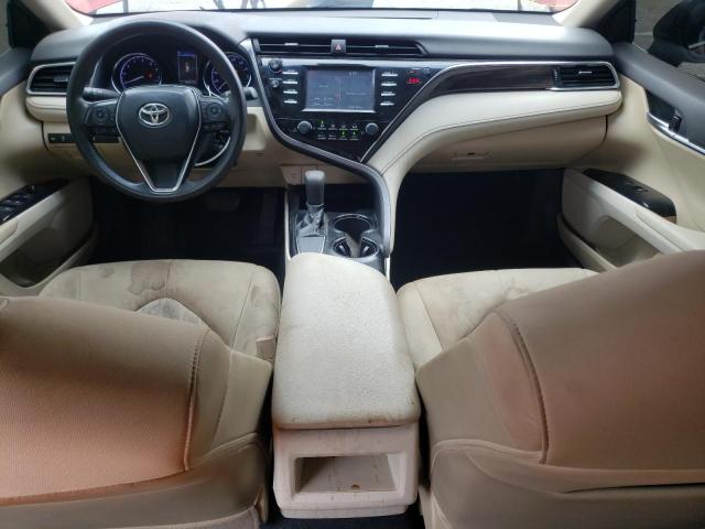 4T1B11HK6JU621797 - 2018 TOYOTA CAMRY L RED photo 8