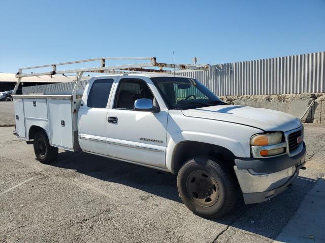 1GTHC29U61E339720 - 2001 GMC SIERRA C2500 HEAVY DUTY WHITE photo 4