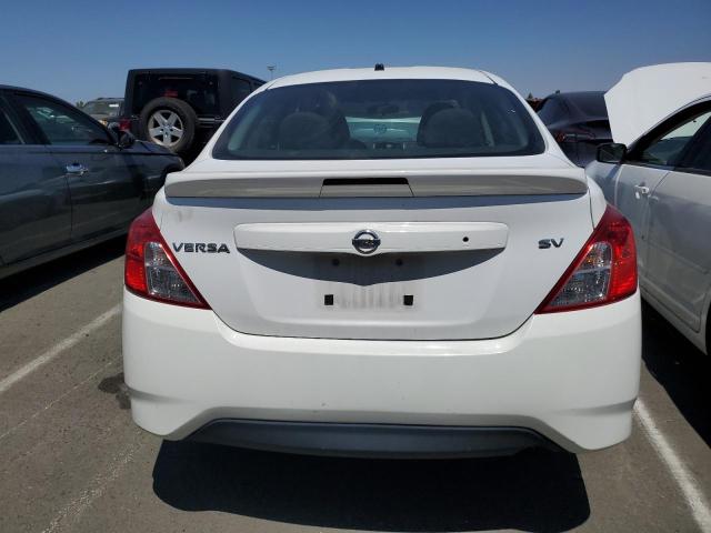 3N1CN7AP0HK449527 - 2017 NISSAN VERSA S WHITE photo 6