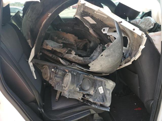 1FMCU0GD8KUB04673 - 2019 FORD ESCAPE SE WHITE photo 10