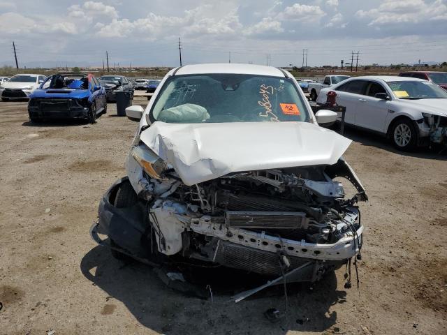 1FMCU0GD8KUB04673 - 2019 FORD ESCAPE SE WHITE photo 5