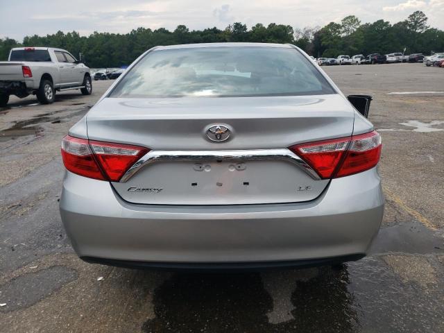 4T4BF1FK9GR546354 - 2016 TOYOTA CAMRY LE 银色 照片 6