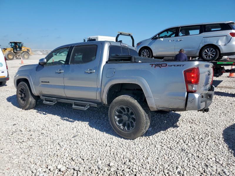 3TMAZ5CN0GM007150 - 2016 TOYOTA TACOMA DOUBLE CAB SILVER photo 2