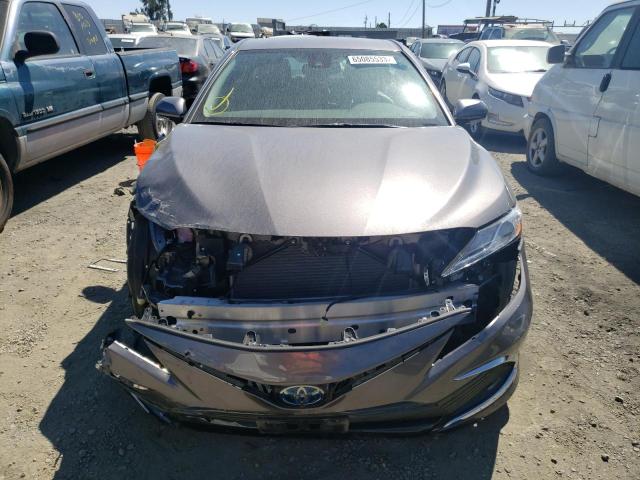 4T1F31AK9PU608833 - 2023 TOYOTA CAMRY XLE GRAY photo 5