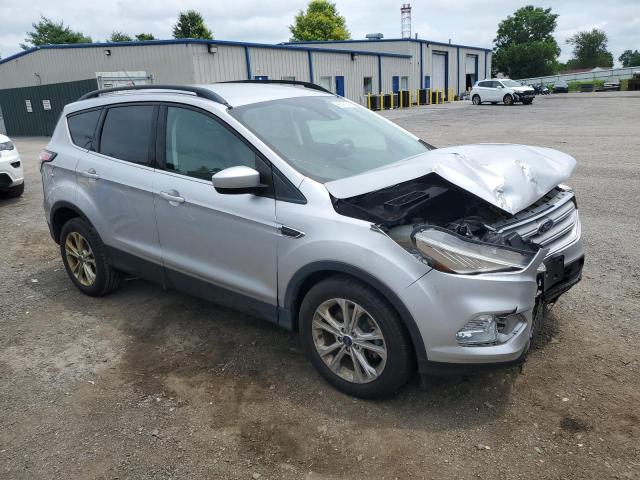 1FMCU0GDXJUD06641 - 2018 FORD ESCAPE SE SILVER photo 4
