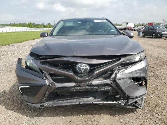 4T1G11AK7PU727183 - 2023 TOYOTA CAMRY SE NIGHT SHADE GRAY photo 5