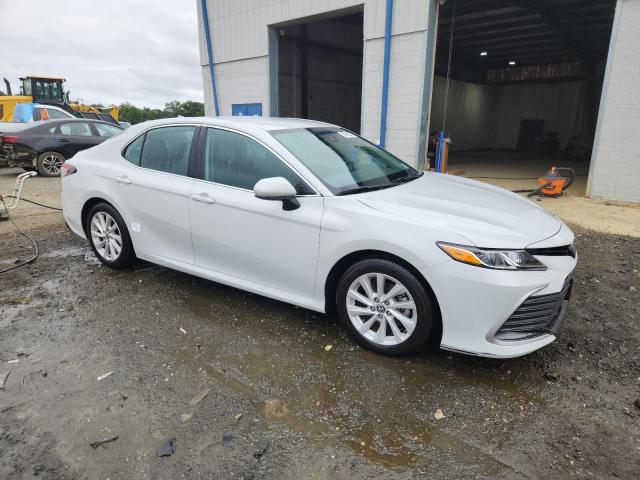 4T1C11AKXNU076174 - 2022 TOYOTA CAMRY LE WHITE photo 4