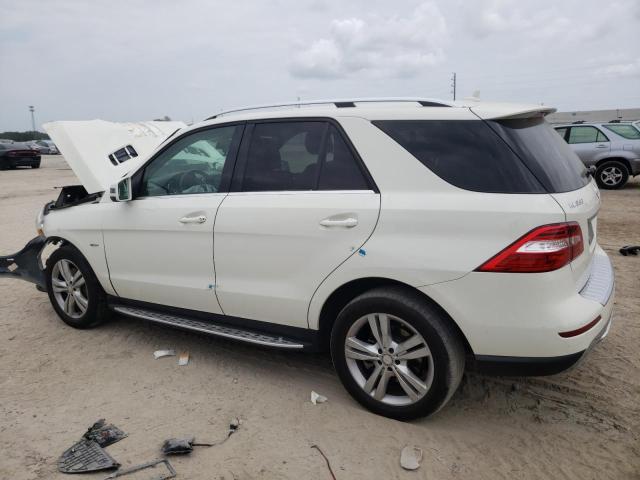 4JGDA5HB3CA079305 - 2012 MERCEDES-BENZ ML 350 4MATIC WHITE photo 2