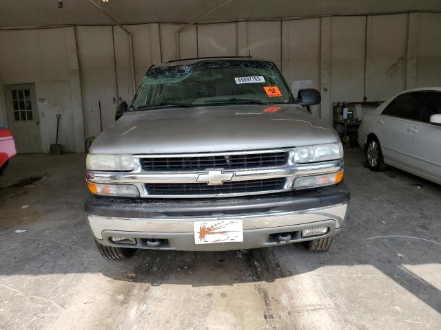 3GNGK26U52G233540 - 2002 CHEVROLET SUBURBAN K2500 TAN photo 5