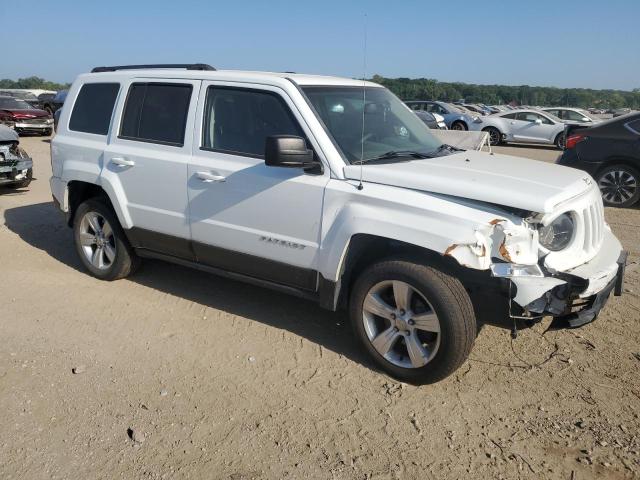 1C4NJRFB3FD379478 - 2015 JEEP PATRIOT LATITUDE WHITE photo 4