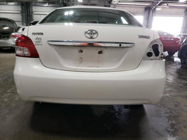 JTDBT903694057355 - 2009 TOYOTA YARIS WHITE photo 6