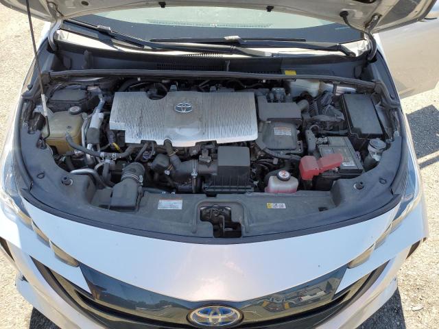 JTDKARFP8H3050606 - 2017 TOYOTA PRIUS PRIM 银色 照片 11