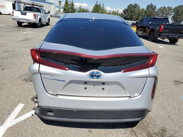 JTDKARFP8H3050606 - 2017 TOYOTA PRIUS PRIM 银色 照片 6