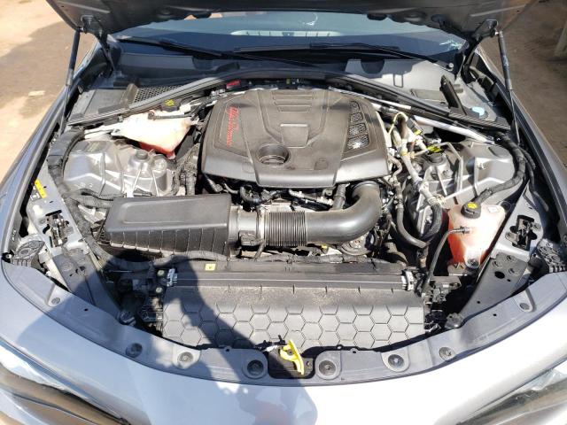 ZARFAEDNXH7559994 - 2017 ALFA ROMEO GIULIA Q4 ნაცრისფერი ფოტო 11