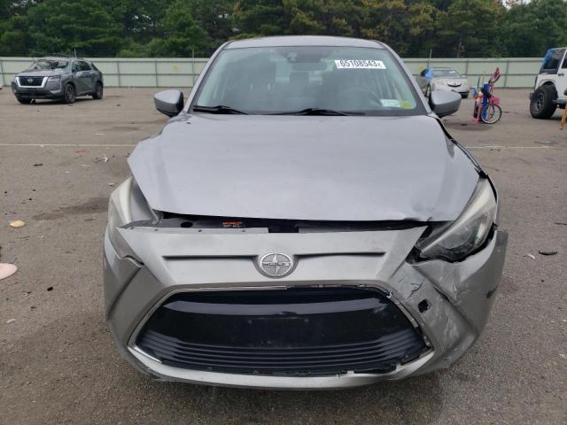 3MYDLBZV1GY108731 - 2016 TOYOTA SCION IA SILVER photo 5