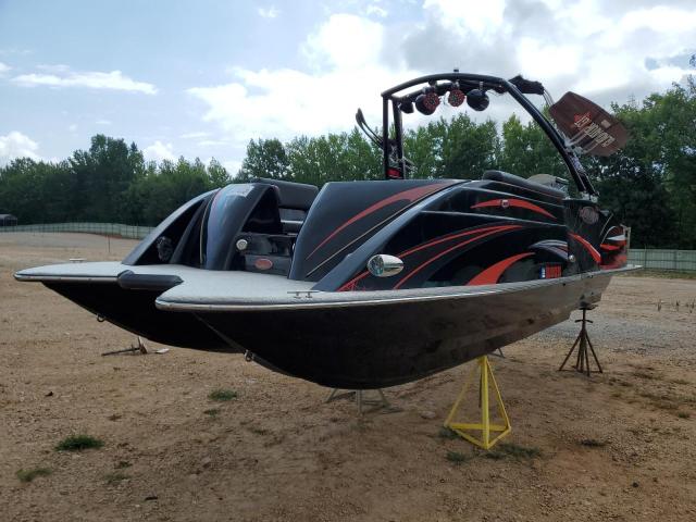 REC24354L617 - 2017 CARAVELLE RAZOR 黑色 照片 2