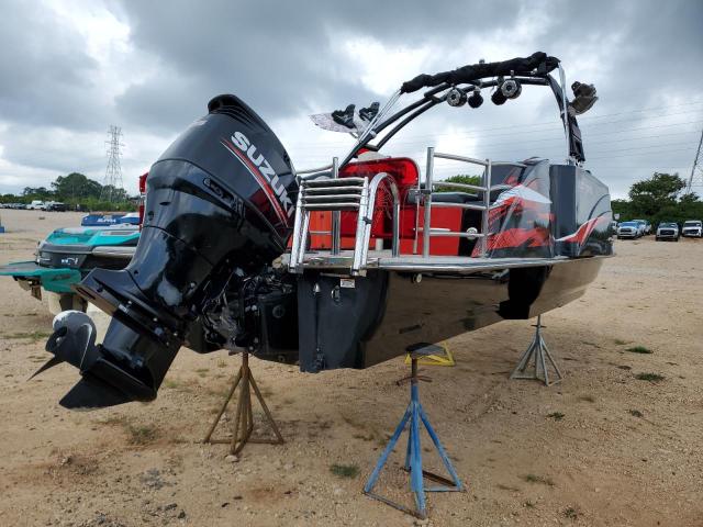 REC24354L617 - 2017 CARAVELLE RAZOR 黑色 照片 4