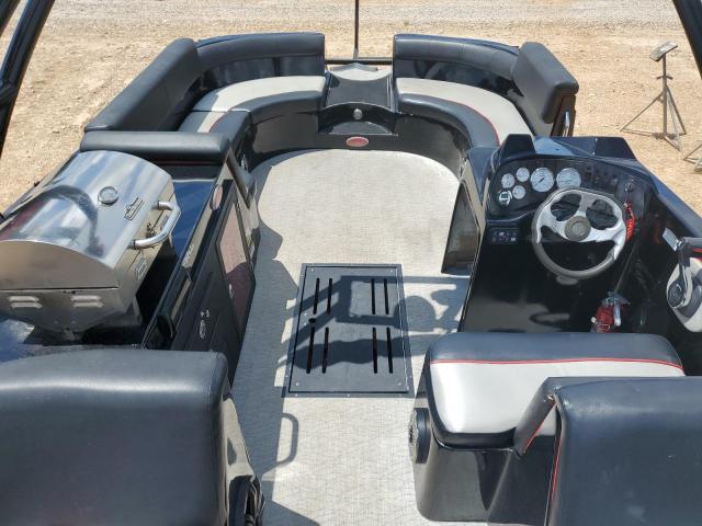 REC24354L617 - 2017 CARAVELLE RAZOR 黑色 照片 5