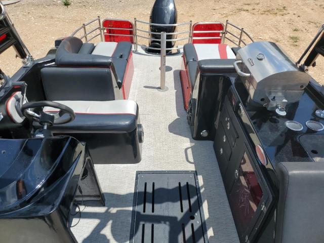 REC24354L617 - 2017 CARAVELLE RAZOR 黑色 照片 6