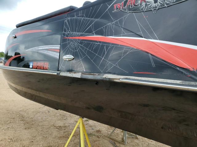 REC24354L617 - 2017 CARAVELLE RAZOR 黑色 照片 9