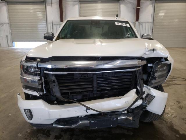 3GCUKTEC7JG379754 - 2018 CHEVROLET SILVERADO K1500 HIGH COUNTRY WHITE photo 5