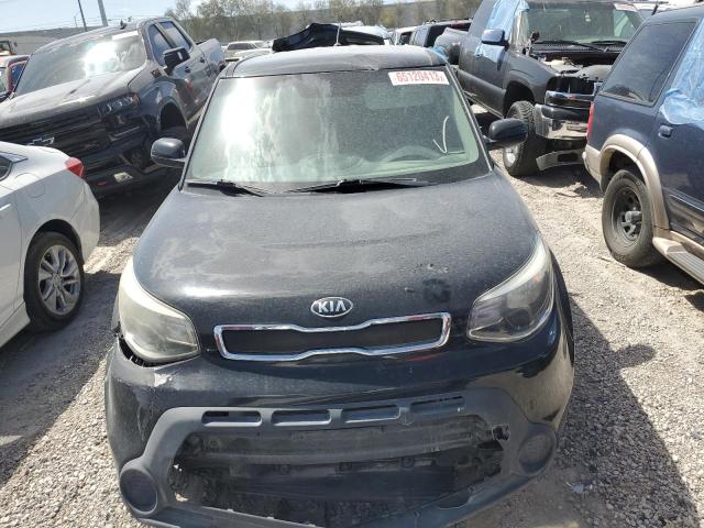 KNDJN2A22G7310928 - 2016 KIA SOUL BLACK photo 5