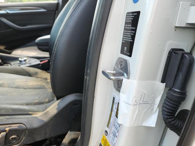 WBXHT3C30J5K28797 - 2018 BMW X1 XDRIVE28I Blanco foto 13