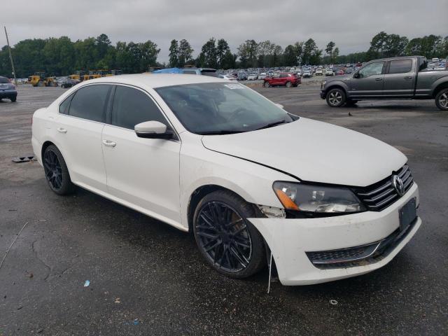 1VWBS7A33EC080174 - 2014 VOLKSWAGEN PASSAT SE WHITE photo 4