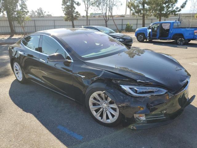 5YJSA1E10HF232737 - 2017 TESLA MODEL S Սև լուսանկար 4