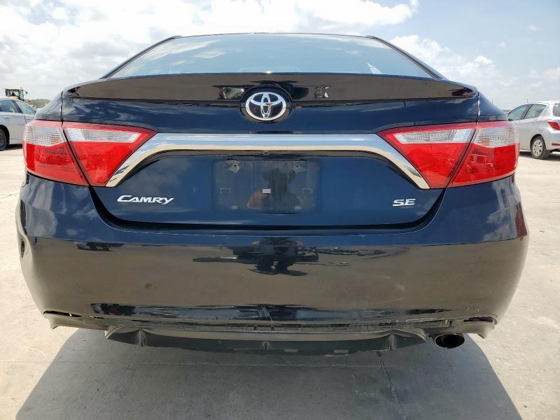 4T1BF1FK4HU305359 - 2017 TOYOTA CAMRY LE 黑色 照片 6