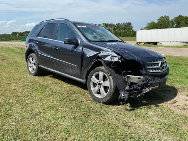 4JGBB8GB0BA744036 - 2011 MERCEDES-BENZ ML 350 4MATIC BLUE photo 1