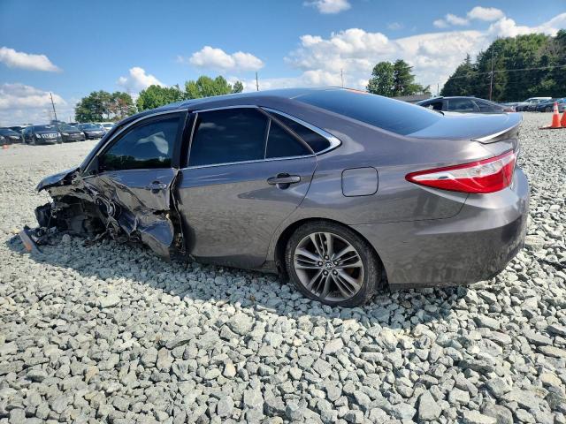 4T1BF1FK8GU243589 - 2016 TOYOTA CAMRY LE GRAY photo 2